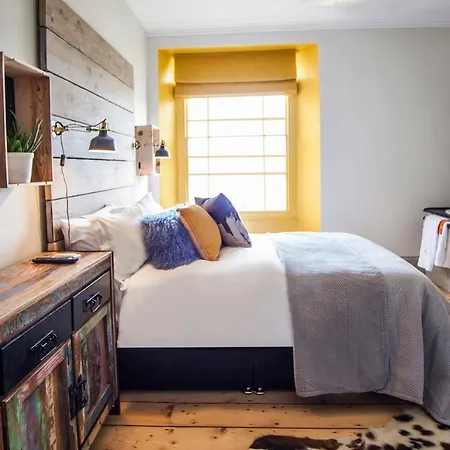 Higgihaus #46 5 Bed Monday - Friday Holiday home *