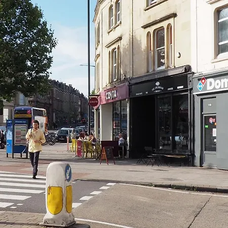 Higgihaus #46 5 Bed Monday - Friday Holiday home Bristol