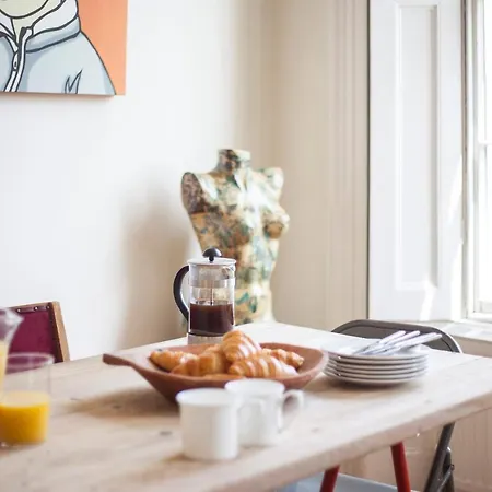 Higgihaus #46 5 Bed Monday - Friday Holiday home *