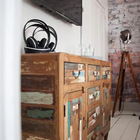 Higgihaus #46 5 Bed Monday - Friday Holiday home